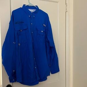 Columbia blue button down size: XL